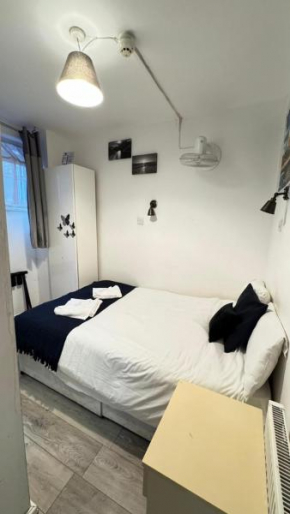 Earl's Court Rooms